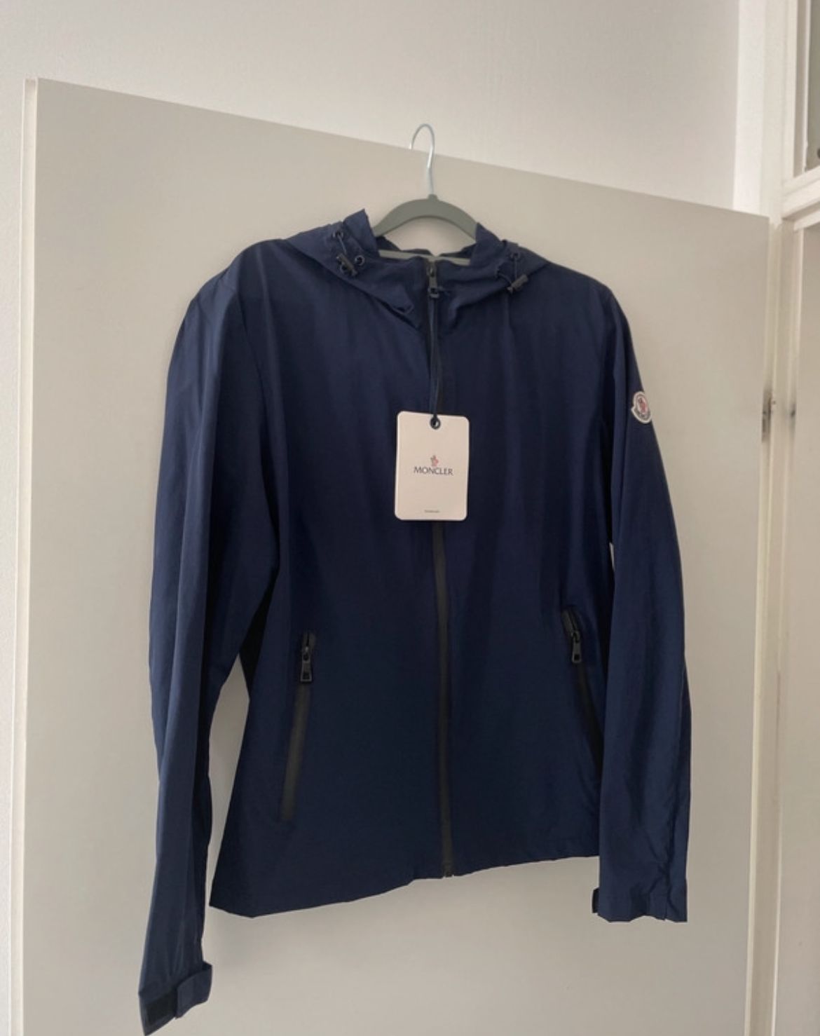 Budget moncler windbreaker